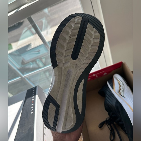 Saucony Endorphin Shift 3 - Picture 3 of 3